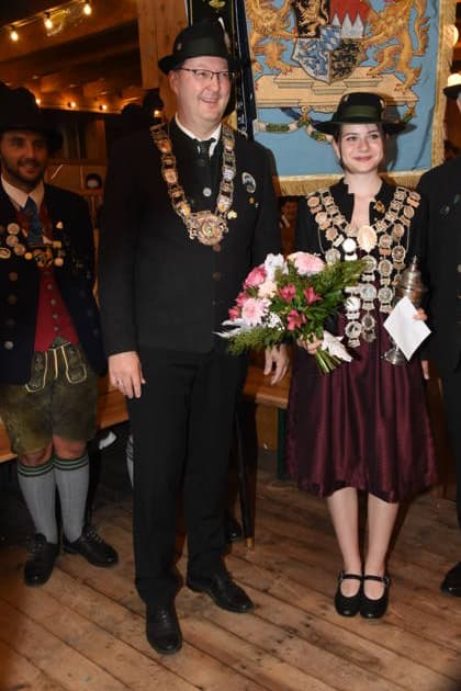 Christian Kühn, State Shooting Champion; Franziska Gromann, State Youth Shooting Queen 2026; Munich, October 4, 2026; Theresienwiesn, Oktoberfest, Schützen Festzelt; State Shooting Competition; Award Ceremony for This Year s Shooting Kings; Photo: Munich