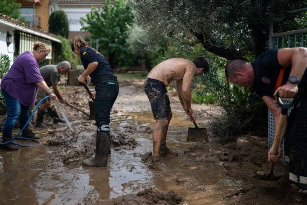 Heavy rains in Catalonia leave two dead and the Besòs River at risk of flooding. Residents clean up the mud that has accumulated in the streets and homes due to the torrential rains, on October 4, 2026, in Montornès del Vallès, Barcelona, Catalonia, Spain. The storm hitting Catalonia has left two people dead in the region. The president of the Generalitat, Salvador Illa, reported the death in Tordera of a 75-year-old man, who was at a campground and was reportedly struck by a collapsing wall. The second victim is a person who had been missing and was found in Montornès del Vallès. Emergency services are searching for another missing person in Riera de Pineda de Mar. The rains and storms have put eleven autonomous communities on alert this  Copyright: xLorenaxSopÃªnax 7819977