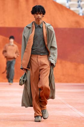 PFW Lacoste - Runway LZ A model walks the runway during the Lacoste Womenswear Spring Summer 2027 show as part of Paris Fashion Week on October 4, 2026 at Roland Garros in Paris, France. Photo by Laurent Zabulon ABACAPRESS.COM  Copyright: xZabulonxLaurent ABACAx