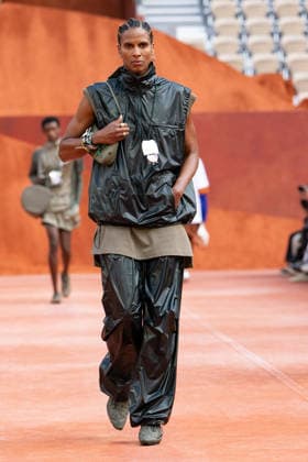 PFW Lacoste - Runway LZ A model walks the runway during the Lacoste Womenswear Spring Summer 2027 show as part of Paris Fashion Week on October 4, 2026 at Roland Garros in Paris, France. Photo by Laurent Zabulon ABACAPRESS.COM  Copyright: xZabulonxLaurent ABACAx