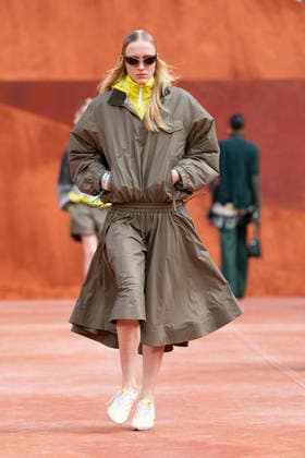 PFW Lacoste - Runway LZ A model walks the runway during the Lacoste Womenswear Spring Summer 2027 show as part of Paris Fashion Week on October 4, 2026 at Roland Garros in Paris, France. Photo by Laurent Zabulon ABACAPRESS.COM  Copyright: xZabulonxLaurent ABACAx