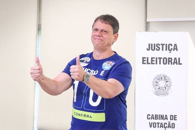 Candidate for re-election, Tarcisio de Freitas votes at a school in the southern zone of Sao Paulo. Candidate for re-election to the government of Sao Paulo, Tarcisio de Freitas (Republicanos) votes at the Miguel de Cervantes school, in the Morumbi neighborhood, south of Sao Paulo, this Sunday, October 4, 2026 SAO PAULO SP BRAZIL Copyright: xMarinaxUezimax