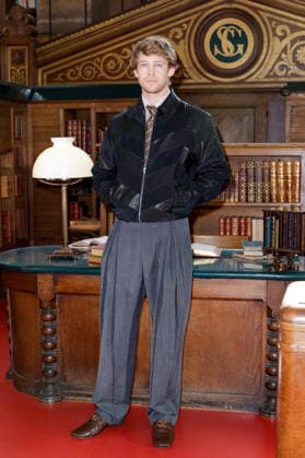 Joe Alwyn at the photocall for the Valentino Women s Ready-to-Wear Spring Summer 2027 show during Paris Fashion Week (PFW) in Paris, France, on October 4, 2026. Olivier Borde, bestimage. Photocall at the Valentino Women’s Ready-to-Wear Spring Summer 2027 show as part of Paris Fashion Week on October 4, 2026, in Paris, France. Paris, France  Copyright: xOLIVIERxBORDEx xBESTIMAGExOLIVIERxBORDEx xBESTIMAGEx