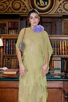 Mika Abdalla at the photocall for the Valentino Women s Ready-to-Wear Spring Summer 2027 show during Paris Fashion Week (PFW) in Paris, France, on October 4, 2026. Olivier Borde, bestimage. Photocall at the Valentino Women’s Ready-to-Wear Spring Summer 2027 show as part of Paris Fashion Week on October 4, 2026, in Paris, France. Paris, France  Copyright: xOLIVIERxBORDEx xBESTIMAGExOLIVIERxBORDEx xBESTIMAGEx