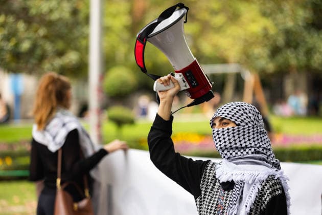 October 4, 2026, Madrid, Madrid, SPAIN: Thousands of people demonstrated in Madrid, three years after the start of Israel s latest military offensive against Palestinian populations in Gaza and the West Bank. Madrid SPAIN  - ZUMAl221 20261004_zip_l221_012 Copyright: xIgnacioxLopezxIsasmendix