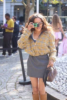 Quintessa Swindell at the Miu Miu Women’s Ready-to-Wear Spring Summer 2027 fashion show during Paris Fashion Week (PFW) on October 4, 2026. Denis Guignebourg, Bestimage. Miu Miu Women’s’s Ready-to-Wear Collection Spring Summer 2027 at Paris Fashion Week (PFW) on October 4, 2026, Paris, France  Copyright: xDenisxGuignebourgx xBestimagexDenisxGuignebourgx xBestimagex