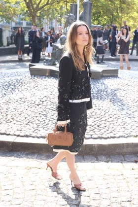 Rain Spencer at the Miu Miu Women’s Ready-to-Wear Spring Summer 2027 fashion show during Paris Fashion Week (PFW) on October 4, 2026. Denis Guignebourg, Bestimage. Miu Miu Women’s’s Ready-to-Wear Collection Spring Summer 2027 at Paris Fashion Week (PFW) on October 4, 2026, Paris, France  Copyright: xDenisxGuignebourgx xBestimagexDenisxGuignebourgx xBestimagex