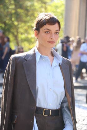 Emma Mackey at the Miu Miu Women’s Ready-to-Wear Spring Summer 2027 fashion show during Paris Fashion Week (PFW) on October 4, 2026. Denis Guignebourg, Bestimage. Miu Miu Women’s’s Ready-to-Wear Collection Spring Summer 2027 at Paris Fashion Week (PFW) on October 4, 2026, Paris, France  Copyright: xDenisxGuignebourgx xBestimagexDenisxGuignebourgx xBestimagex