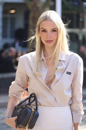 Leonie Hanne at the Miu Miu Women’s Ready-to-Wear Spring Summer 2027 fashion show during Paris Fashion Week (PFW) on October 4, 2026. Denis Guignebourg, Bestimage. Miu Miu Women’s’s Ready-to-Wear Collection Spring Summer 2027 at Paris Fashion Week (PFW) on October 4, 2026, Paris, France  Copyright: xDenisxGuignebourgx xBestimagexDenisxGuignebourgx xBestimagex