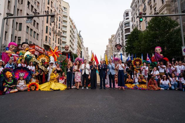 Ayuso Attends the Hispanic Heritage Parade in Madrid Group photo taken during the Hispanic Heritage Parade on October 4, 2025, in Madrid, Spain. For the third consecutive year, the Hispanic Heritage Parade wound its way down Gran Vía, with the largest display to date. Twenty countries from the Americas, plus the United States, Equatorial Guinea, the Philippines, Guam, and the Northern Mariana Islands, were the highlights of this year’s event. OCTOBER 4, 2026 Madrid, Spain  Copyright: xMatiasxChiofalox 7820168