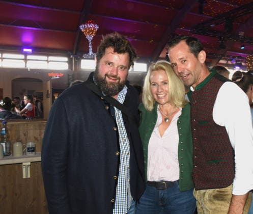 Munich, October 4, 2026, Theresienwiesn Oktoberfest at Bodo s Cafe Bar, Antoine Monot, actor Stefanie Sick, Otto Lindinger, Bodo s Cafe Bar owner, photo, Munich
