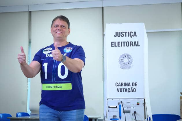 Sao Paulo State Governor candidate Tarcisio de Freitas casts ballot in Sao Paulo SAO PAULO, BRAZIL - OCTOBER 4: Sao Paulo State Governor and candidate for re-election, Tarcisio de Freitas (Republicanos), casts his vote at Colegio Miguel de Cervantes in the Morumbi neighborhood of Sao Paulo, Brazil on October 4, 2026. Julia Ju Anadolu Sao Paulo Brazil. Editorial use only. Please get in touch for any other usage.  Copyright: x2026xAnadoluxJuliaxJux