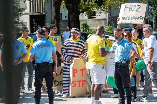 RECORD DATE NOT STATED Elections in the city of Porto, Portugal, 2026. Porto (Portugal), October 4, 2026 - Politics Elections 2026 Voting - Voters arrive to vote in Porto at ISEP, the third largest Brazilian polling station abroad, in the city of Porto, Portugal, this Sunday, October 4, 2026.(Foto: Andre Ribeiro Thenews2 imago images) Elections in the city of Porto, Portugal, 2026. Copyright: xAndrexRibeirox