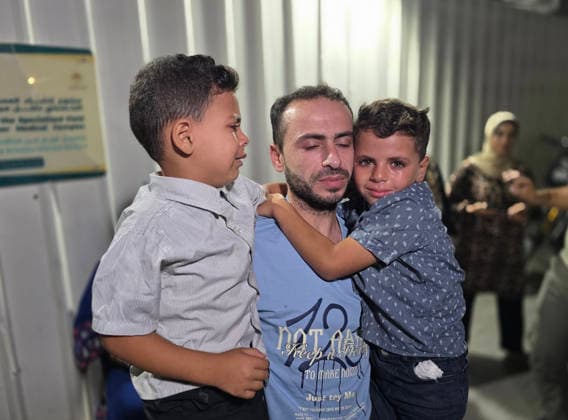Five Released Prisoners Arrive at Nasser Medical Complex in Khan Younis Five released Palestinian prisoners arrive aboard vehicles of the International Committee of the Red Cross (ICRC) at Nasser Medical Complex in Khan Younis, southern Gaza Strip, on October 4, 2026. The prisoners were released from Israeli jails. Photo by Tariq Mohammad APA Images Khan Yunis Gaza Strip Palestinian Territory 041026_Khan_Yunis_TM_2_00(2) Copyright: xapaimagesxTariqxMohammad xapaimagesx