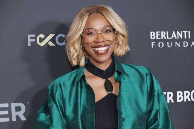 Entertainment Bilder des Tages October 4, 2026, Santa Monica, California, USA: Yvonne Orji at The Barbara Berlanti Heroes Gala Benefitting F Cancer at Barker Hangar Santa Monica USA  - ZUMAg107 20261004_zep_g107_230 Copyright: xNinaxPrommerx