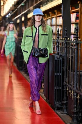 PFW Valentino Runway A model walks the runway at the Valentino show during Paris Fashion Week, in Paris, France on 4 October 2026. Photo by Julien Reynaud APS-Medias ABACAPRESS.COM Paris France  Copyright: xReynaudxJulien APS-Medias ABACAx