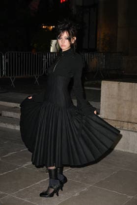 PFW Jean Paul Gaultier Outside Arrivals Guest arriving at Jean Paul Gaultier show during Paris Fashion Week, in Paris, France on 4 October 2026. Photo by Julien Reynaud APS-Medias ABACAPRESS.COM Paris France  Copyright: xReynaudxJulien APS-Medias ABACAx