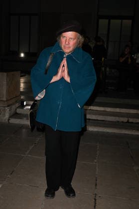 PFW Jean Paul Gaultier Outside Arrivals Philippe Katerine arriving at Jean Paul Gaultier show during Paris Fashion Week, in Paris, France on 4 October 2026. Photo by Julien Reynaud APS-Medias ABACAPRESS.COM Paris France  Copyright: xReynaudxJulien APS-Medias ABACAx