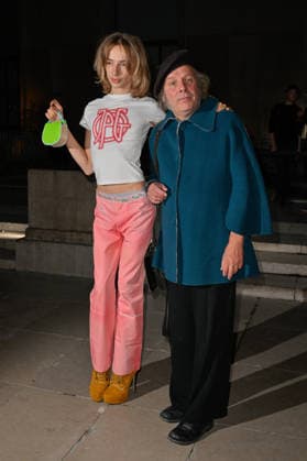 PFW Jean Paul Gaultier Outside Arrivals Billy Blanchard, Philippe Katerine arriving at Jean Paul Gaultier show during Paris Fashion Week, in Paris, France on 4 October 2026. Photo by Julien Reynaud APS-Medias ABACAPRESS.COM Paris France  Copyright: xReynaudxJulien APS-Medias ABACAx