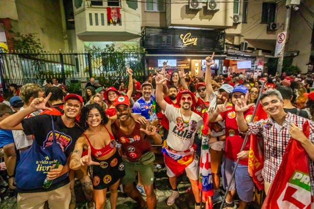 October 4, 2026: Rio de Janeiro, RJ, BRAZIL, October 4, 2026, 2026 ELECTIONS. Lula s voters follow the vote count in the presidential election at SoÂ£o Salvador Square, in the Laranjeiras neighborhood, southern zone. PHOTO: ELLAN LUSTOSA  - ZUMAl255 20261004_zip_l255_021 Copyright: xEllanxLustosax