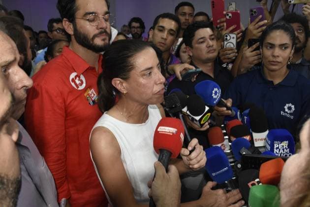 RECORD DATE NOT STATED Governor Raquel Lyra re-elected in Pernambuco Recife (PE), 04 10 2026 - Politics - Raquel Lyra, re-elected governor in Pernambuco, at the press conference held at the Beach Class Conventions hotel in the south of Recife, this Sunday (04). Photo: Genival Paparazzi Onzex Press and Images Pernambuco Brasil Copyright: xGenivalxPaparazzix
