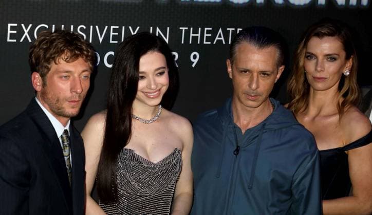 October 4, 2026, New York, New York, USA: Actors JEREMY ALLEN WHITE, MIKEY MADISON, JEREMY STRONG, and BETTY GILPIN seen during the red carpet arrivals at the World Premiere of The Social Reckoning held at the Regal Union Square Theater. New York USA  - ZUMAk03_ 20261004_zaf_k03_090 Copyright: xNancyxKaszermanx