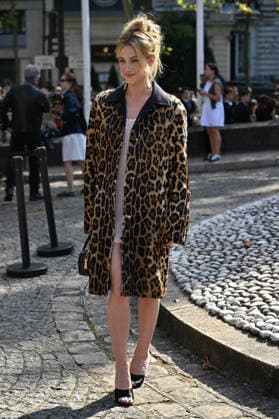 PFW Miu Miu Outside Arrivals Lili Reinhart arriving at the Miu Miu show during Paris Fashion Week, in Paris, France on 4 October 2026. Photo by Julien Reynaud APS-Medias ABACAPRESS.COM Paris France  Copyright: xReynaudxJulien APS-Medias ABACAx