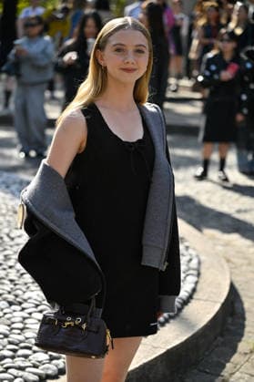 PFW Miu Miu Outside Arrivals Evie Templeton arriving at the Miu Miu show during Paris Fashion Week, in Paris, France on 4 October 2026. Photo by Julien Reynaud APS-Medias ABACAPRESS.COM Paris France  Copyright: xReynaudxJulien APS-Medias ABACAx