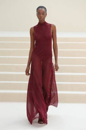 PFW - Akris Runway A model walks the runway during the Akris Womenswear Spring Summer 2027 show as part of Paris Fashion Week on October 04, 2026 in Paris, France. Photo by Alain-Gil Gonzalez ABACAPRESS.COM Paris France  Copyright: xGonzalezxAlain-Gil ABACAx
