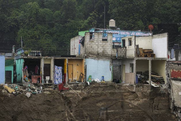Heavy rains linked to El Nino trigger severe land collapse in Guatemala SAN MIGUEL PETAPA, GUATEMALA - OCTOBER 04: The Pinula River surges following relentless rainfall linked to the El Nino phenomenon, triggering severe erosion and the collapse of homes in the Villa Hermosa I neighborhood of San Miguel Petapa, Guatemala on October 04, 2026. Official reports indicate extensive structural damage and continuous land loss, exacerbating years of riverbank erosion and placing neighboring residential properties at critical risk as heavy precipitation and scouring persist. Luis Vargas Anadolu San Miguel Petapa Guatemala. Editorial use only. Please get in touch for any other usage.  Copyright: x2026xAnadoluxLuisxVargasx