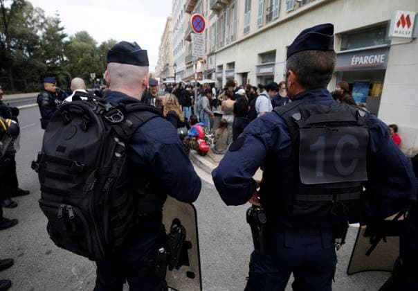 HIGH SCHOOL PROTEST AT LYCÉE MASSENA IN NICE PHOTOPQR NICE MATIN Jean François Ottonello Nice October 5, 2026 High school protest in Nice The school year began peacefully at Lycée Masséna in Nice, with a police presence, including bag checks and searches at the entrance France Fires have broken out at several schools in France, as students protest by blockading educational institutions nationwide over school funding and learning conditions Nice France  Copyright: xPHOTOPQR NICExMATIN MAXPPPxJeanxFrançoisxOttonellox 20261005NIM9678 20261005NIM9678