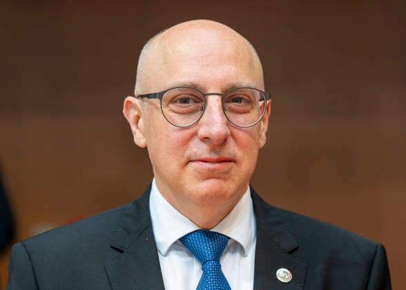 Sinan Selen: Hearing of the Federal Intelligence Services, EUR, Germany, Berlin, October 5, 2026 Sinan Selen, President of the Federal Office for the Protection of the Constitution Hearing of the Presidents of the Federal Intelligence Services The Parliamentary Oversight Committee oversees the intelligence activities of the federal government