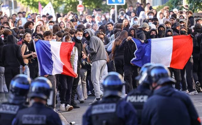 High School Students Protest PHOTOPQR SUD OUEST sounalet sounalet Jean Christophe Sounalet La Rochelle October 5, 2026 on October 5, 2026 High School Students Protest at Dautet High School and Place Verdun, France Fires have broken out at several schools in France, as students protest by blocking access to educational institutions nationwide over school funding and learning conditions La Rochelle CHARENTE MARITIME France  Copyright: xPHOTOPQR SUDxOUEST MAXPPPxJean-ChristophexSounaletx 20261005SDO9989 20261005SDO9989