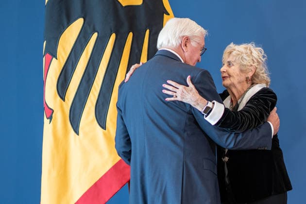 Federal President Frank Walter Steinmeier awards the Order of Merit of the Federal Republic of Germany to 21 citizens on German Unity Day: Tova Friedman and Aron Goodman, Holocaust survivors and their grandson, who work together on TikTok to educate people about the Shoah. Federal President awards the Order of Merit