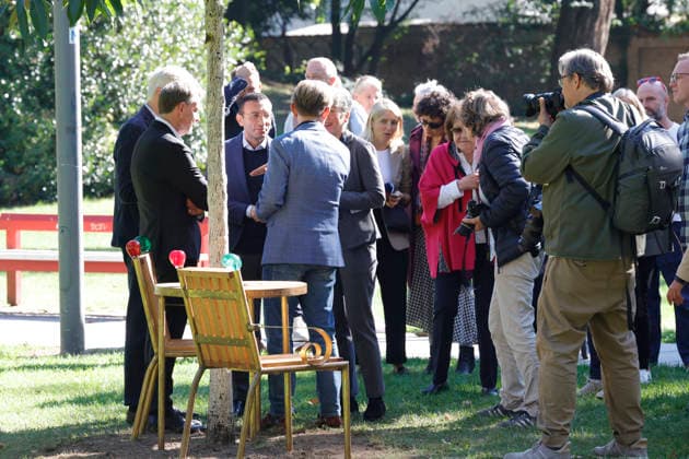 Frankfurt Impressions 05 10 2026 Opening of Havel’s Place in Metzlerpark, Frankfurt As part of the Frankfurt Book Fair, an installation consisting of two chairs at a table was unveiled today, Monday, in honor of the writer, civil rights activist, and