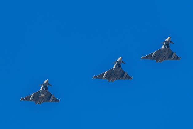 Eurofighters at Nuremberg Airport: German Air Force Conducts Dispersed Operation Exercise, Nuremberg, October 5, 2026 Three German Air Force Eurofighters fly in formation in the cloudless blue sky above the airport. During the Dispersed Operation exercise, the German Air Force is testing how Eurofighters and operational forces can temporarily operate f 20261005-1V9A0865-M4000