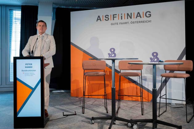 October 5, 2026 Press Conference for Book Launch: Peter Hanke, SPÖ Federal Minister of Innovation, Mobility, and Infrastructure, on October 5, 2026, at the press conference for the book launch of *Highway Construction in Austria Under Nazi Rule* at ASFINAG in Vienna, Vienna, Austria