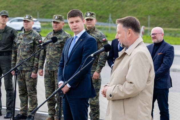 The meeting between Martynas Katelynas and Marcin Kierwinski at the Budzisko Border Control Point on October 5, 2026, in Budzisko  Copyright: xTeodorasxBiliÅ«nas BNSx