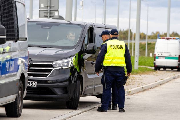 The meeting between Martynas Katelynas and Marcin Kierwinski at the Budzisko border checkpoint on October 5, 2026, in Budzisko  Copyright: xTeodorasxBiliÅ«nas BNSx