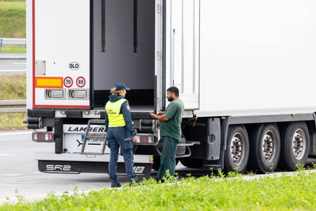The meeting between Martynas Katelynas and Marcin Kierwinski at the Budzisko Border Control Point on October 5, 2026, in Budzisko  Copyright: xTeodorasxBiliÅ«nas BNSx