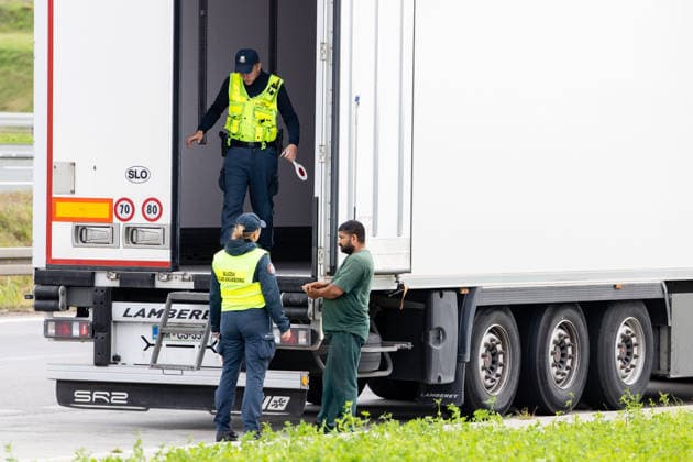 The meeting between Martynas Katelynas and Marcin Kierwinski at the Budzisko border checkpoint on October 5, 2026, in Budzisko  Copyright: xTeodorasxBiliÅ«nas BNSx
