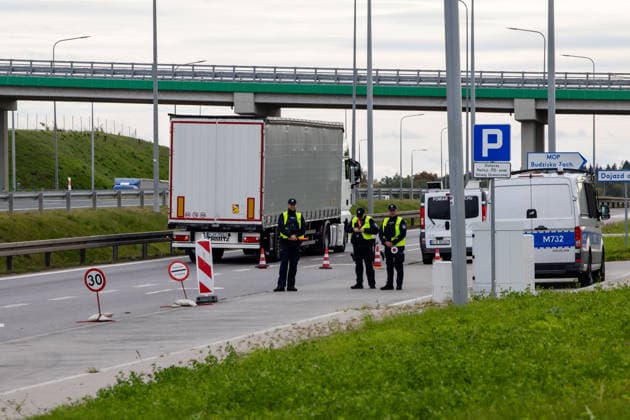 The meeting between Martynas Katelynas and Marcin Kierwinski at the Budzisko border checkpoint on October 5, 2026, in Budzisko  Copyright: xTeodorasxBiliÅ«nas BNSx