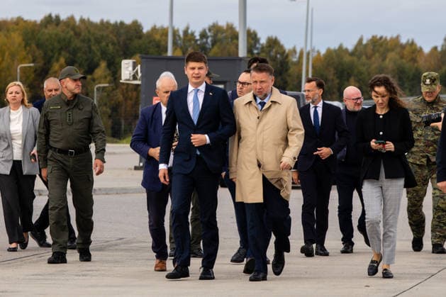 The meeting between Martynas Katelynas and Marcin Kierwinski at the Budzisko border checkpoint on October 5, 2026, in Budzisko  Copyright: xTeodorasxBiliÅ«nas BNSx
