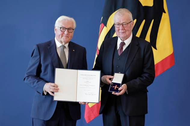 Federal President Frank Walter Steinmeier, Ruprecht Polenz, Münster, North Rhine-Westphalia, Germany, Berlin, Official Residence at the Spreebogen; Federal President Frank Walter Steinmeier awarded the Order of Merit of the Federal Republic of Germany to 21 citizens on German Unity Day