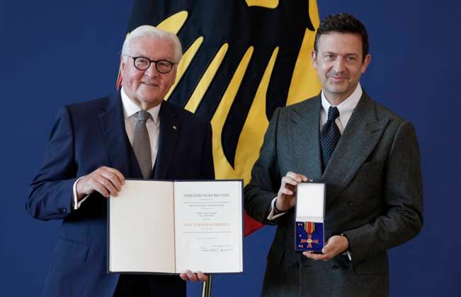 Federal President Frank Walter, Prof. Till Brönner, Potsdam, Brandenburg, Germany, Berlin, official residence at the Spreebogen; Federal President Frank Walter Steinmeier awarded the Order of Merit of the Federal Republic of Germany to 21 citizens on German Unity Day