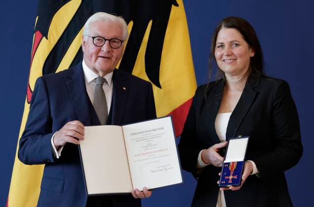 Federal President Frank Walter Steinmeier, Angelina Burdyk, Schmölln Putzkau, Saxony, Germany; Berlin, Official Residence at the Spreebogen; Federal President Frank Walter Steinmeier awarded the Order of Merit of the Federal Republic of Germany to 21 citizens on German Unity Day