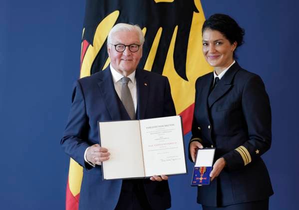 Federal President Frank Walter Steinmeier, Nariman Hammouti, Hanover, Lower Saxony, Germany, Berlin, Official Residence at the Spreebogen; Federal President Frank Walter Steinmeier awarded the Order of Merit of the Federal Republic of Germany to 21 citizens on German Unity Day