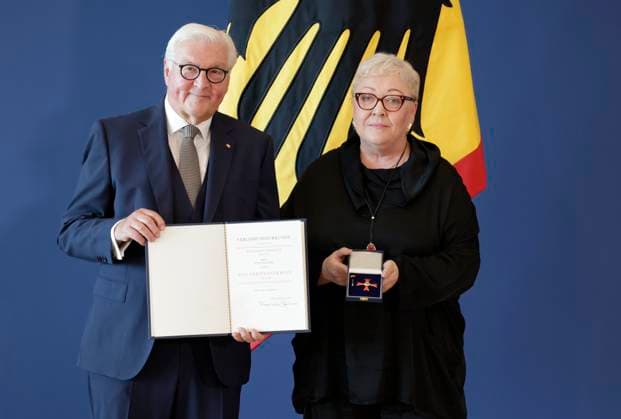 Federal President Frank Walter Steinmeier, Evelyn Zupke, Hamburg, Germany, Berlin, Official Residence at Spreebogen; Federal President Frank Walter Steinmeier awarded the Order of Merit of the Federal Republic of Germany to 21 citizens on German Unity Day