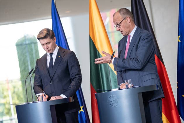 Chancellor Friedrich Merz (right) with his guest Mindaugas Sinkevicius, Prime Minister of Lithuania, at the Federal Chancellery; joint press statements; Chancellor hosts Prime Minister of the Republic of Lithuania at the Federal Chancellery, Berlin, Germany; Federal Chancellery