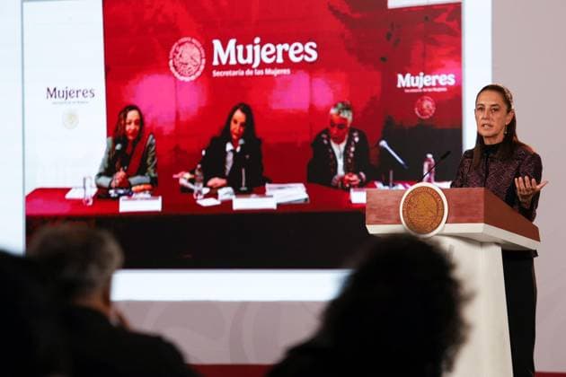 October 5, 2026: TO-45353- Ciudad de M& xe9;xico. 2026-10 -05. Claudia Sheinbaum Pardo, President of Mexico, during the daily morning press conference in the Treasury Room of the National Palace in Mexico City. Alejandro God& xcd;nez Clasos.com.mx - ZUMAcs4_ 20261005_faa_cs4_062 Copyright: xAlejandroxGod& Xed;Nezx